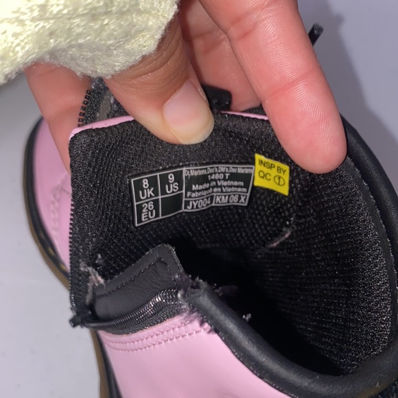 Dr. Martens Girl’s Pink Patent Leather Side Zip Boots Size 9 - Picture 11 of 11